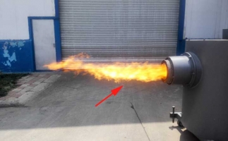 山西客戶來(lái)廠驗(yàn)收設(shè)備，生物質(zhì)燃燒機(jī)一次性點(diǎn)火成功。